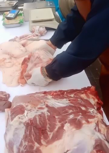 猪血脖肉5元1斤,便宜卖的就快,来晚就抢不到!