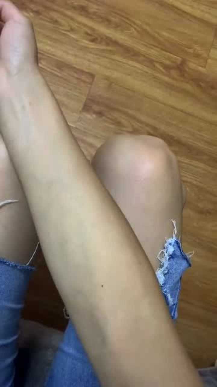 女子手臂内侧有痣的注定是前世姻缘朱砂痣前世是夫妻缘分未尽