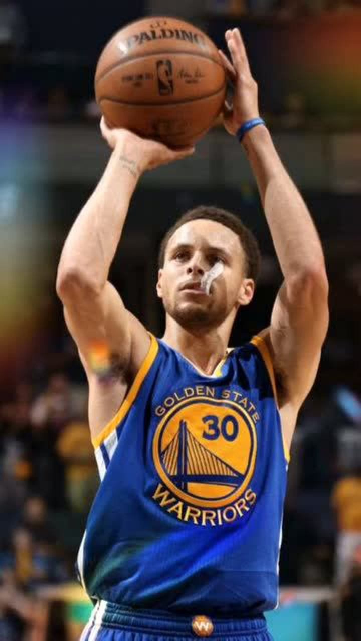 库里可能是整个nba最喜欢咬牙套的人了