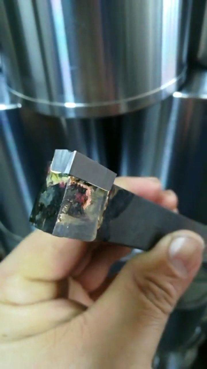 车工技能车刀如何磨出断屑槽不会磨刀的一定要看看