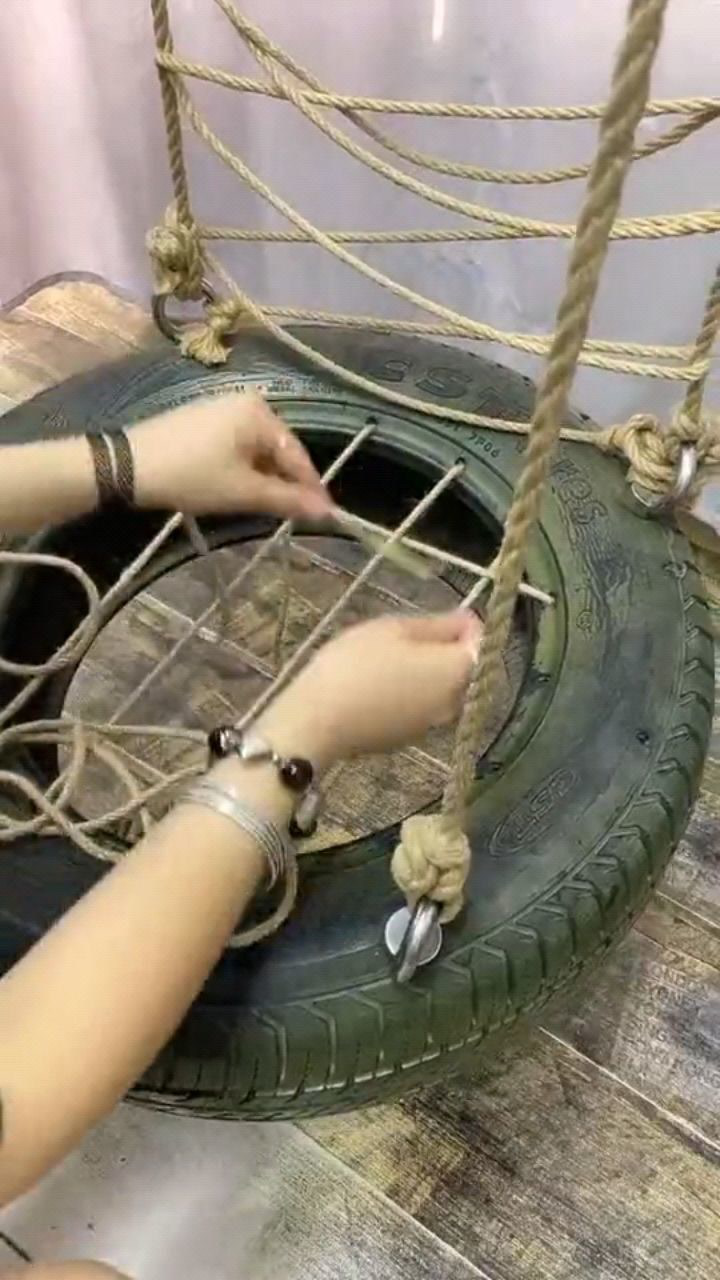 废弃轮胎自制秋千想知道绳子多久换一次