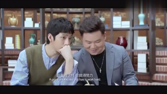 大文豪的签售会开始,全场的粉丝都走了,只来一个她就够了