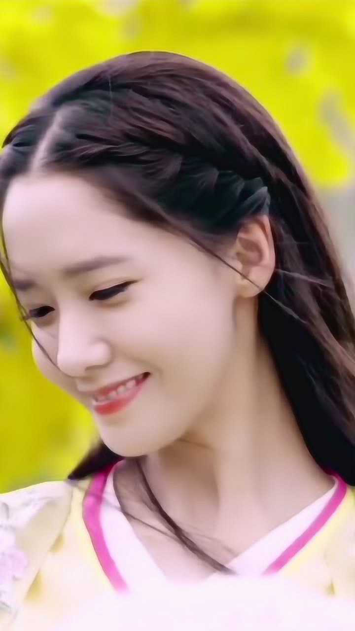 林允儿来自夏侯轻衣的鳄鱼笑