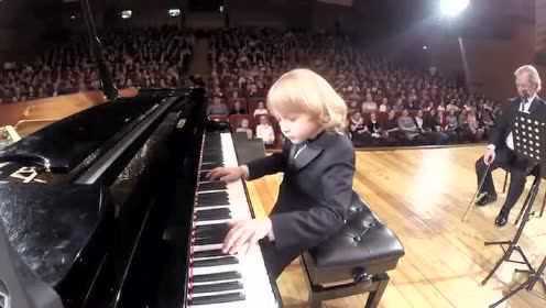 5岁的俄罗斯“小莫扎特”！触键的一刹那世界都静默了…