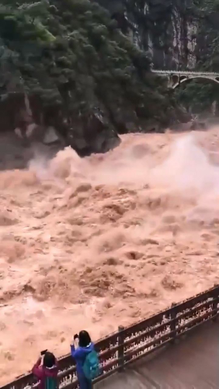黄河奔流画面，太震撼了，孕育了中国五千年的文化_高清1080P在线观看平台_腾讯视频
