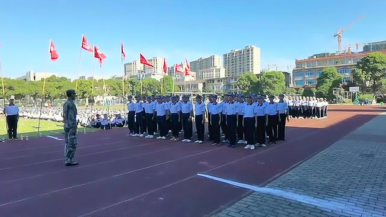 台州市路桥中等职业技术学校2020级新生军训结营风采展示_腾讯视频