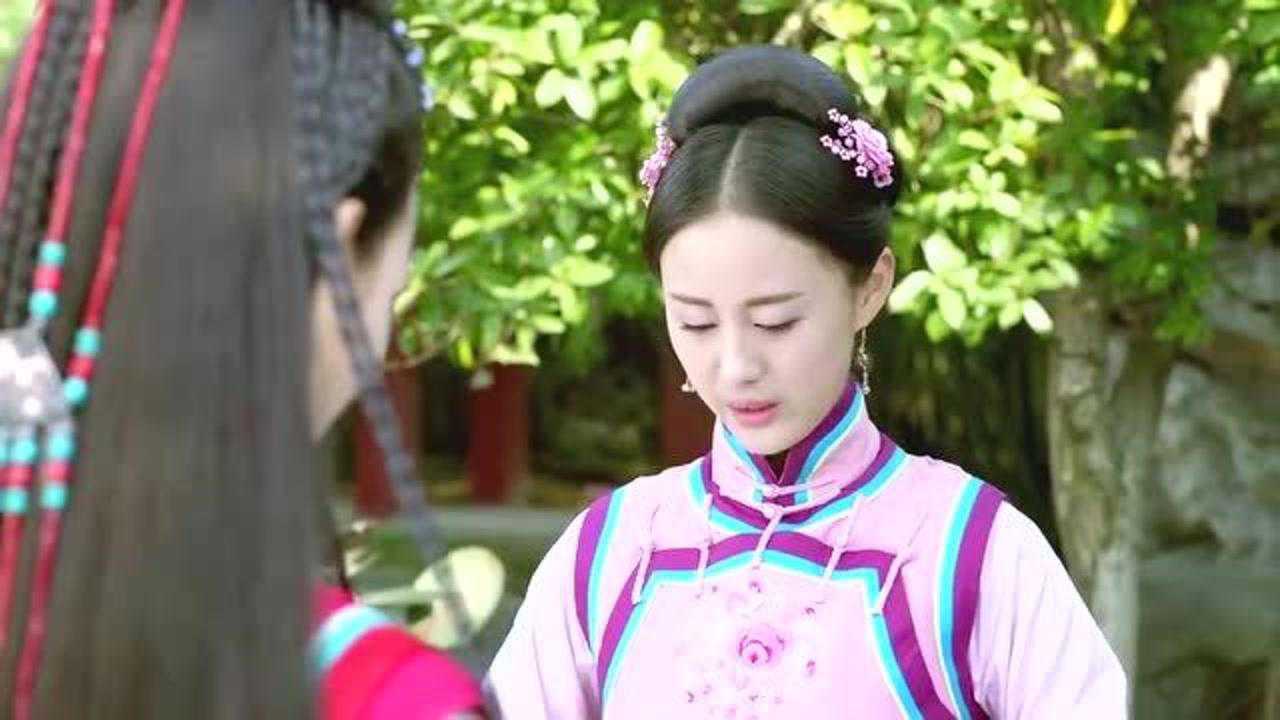 女孩一回来,就看见丫鬟委屈巴巴的洗衣服,真是太可怜.