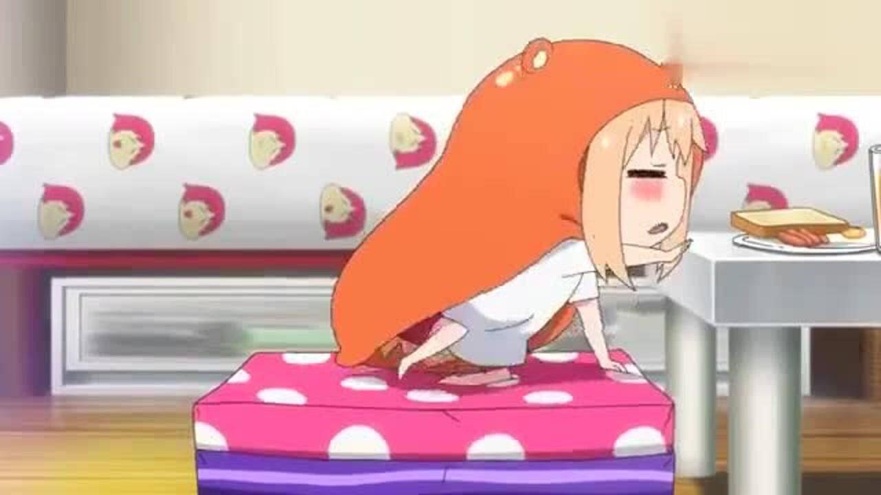 干物妹小埋这么可爱的小埋怎么忍心叫醒呢吃着饭都睡着了