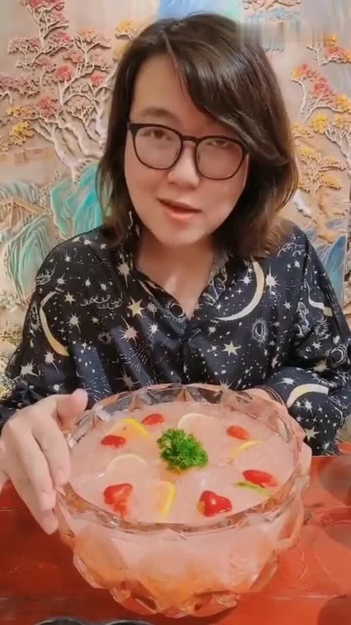 大胃王浪胃仙浪老师间接暗示自己的性别鉴定完毕是女的