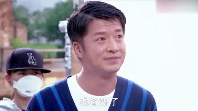 替身出名的余强没有任何架子,对自己的替身很是热情!