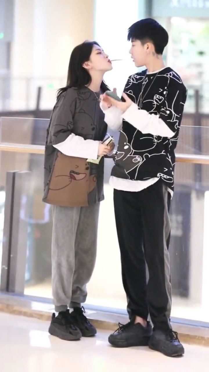 街拍美女马总霸道的时候也太帅了吧穿搭马总和大牛街拍美女