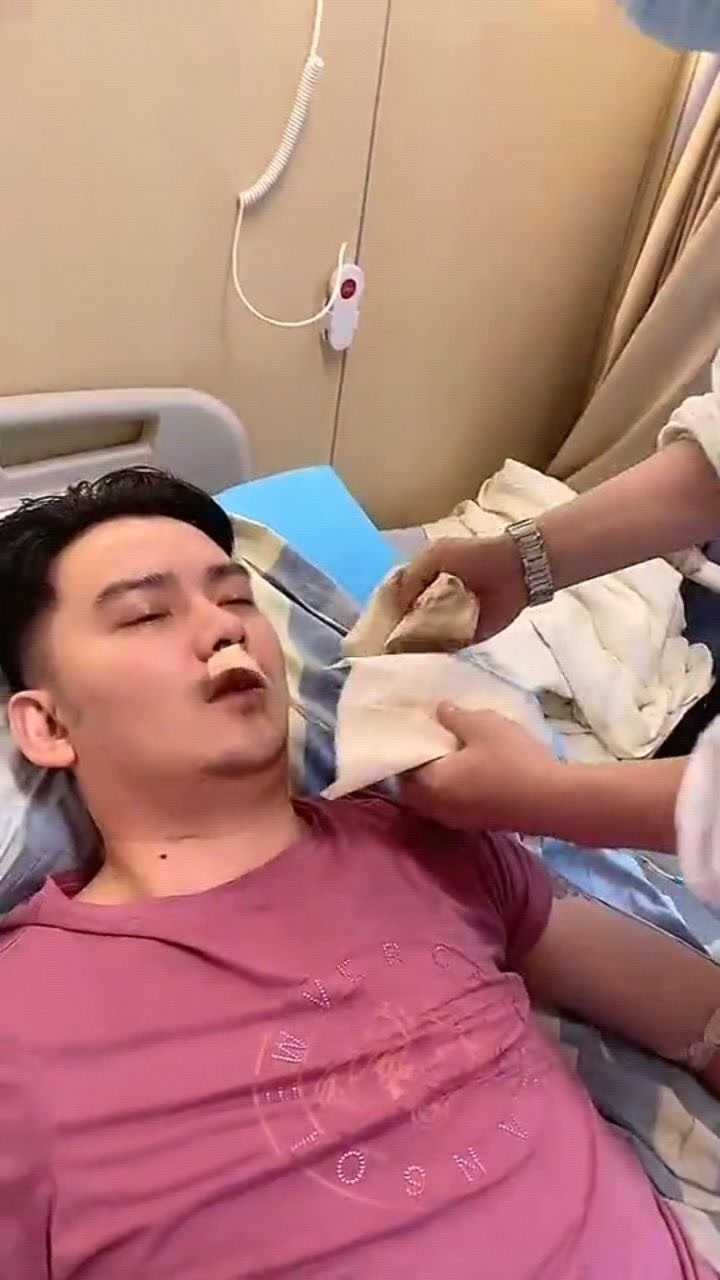 第二次插胃管再也不想经历插胃管和拔胃管的这个过程了实在是太难受了