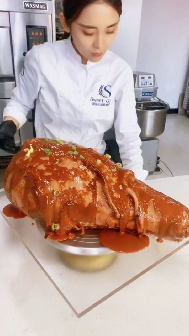 表现的不错,做个大鸡腿奖励给你