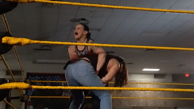 WWE NXT 20191205杰克逊维尔市现场秀Shayna Baszler vs Reina Gonzalez高清拍摄