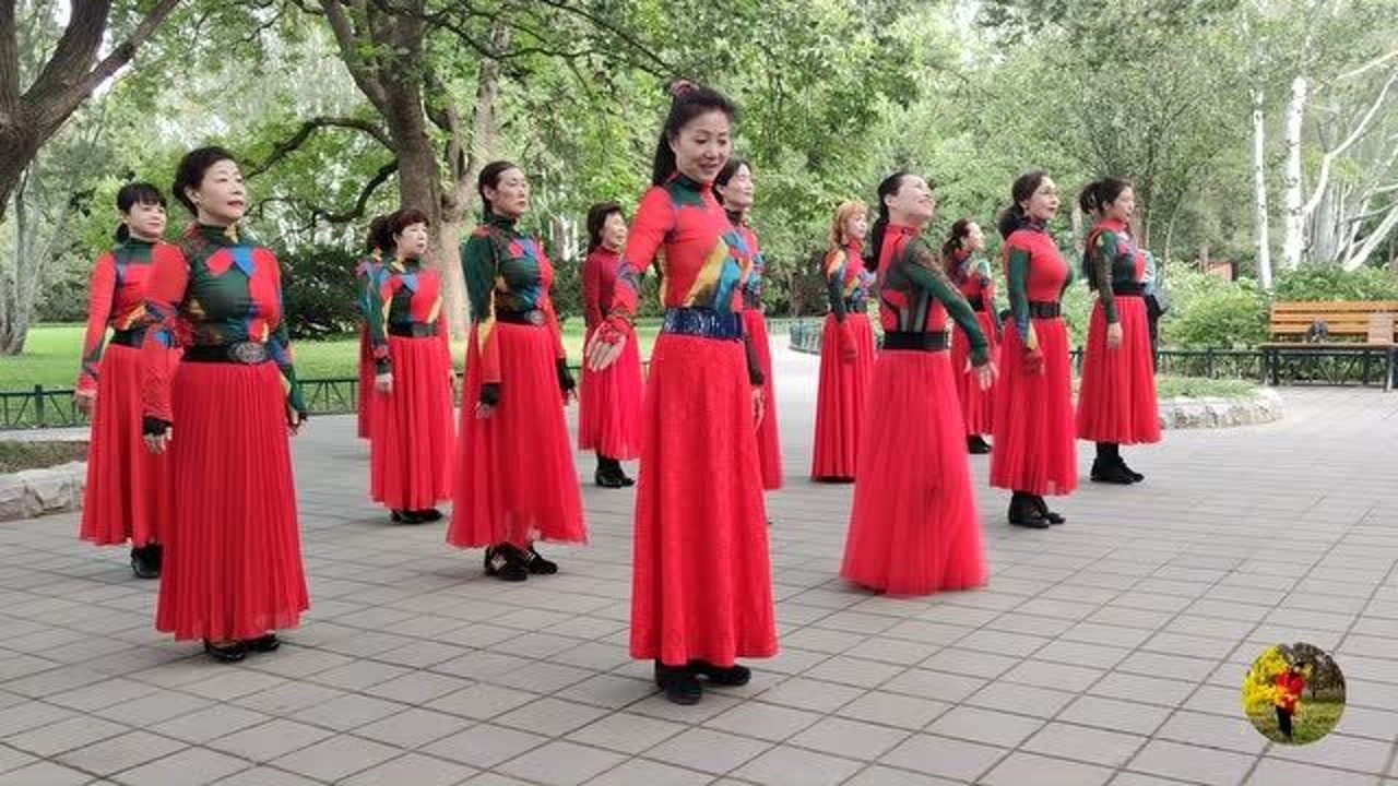 广场舞《我的祝福你听见了吗》好听的歌曲加好看的舞蹈,太棒了