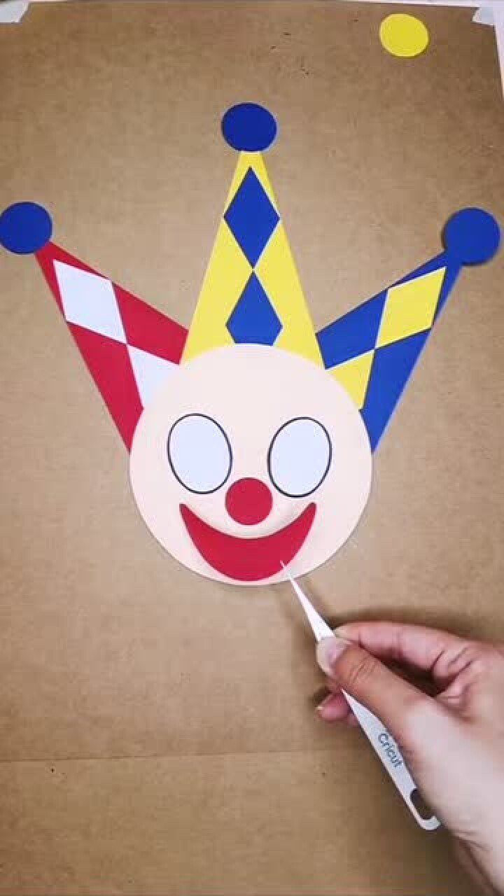 用几何图形来画小丑挂件这个小丑脸还挺可爱的