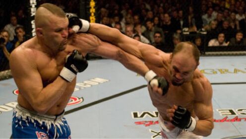 UFC早期重量级对决 兰迪库卓vs查克，蹭一拳就倒！