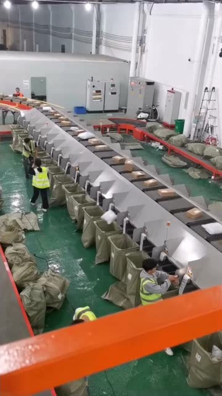 快递自动化分拣流水线一台机器顶上百个工人这操作真牛了