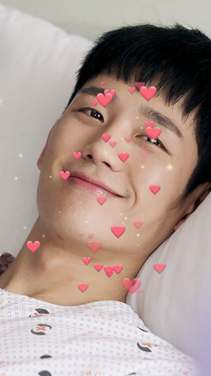 丁海寅笑起来眼睛里有星星啊看完忍不住嘴角上扬当你沉睡时