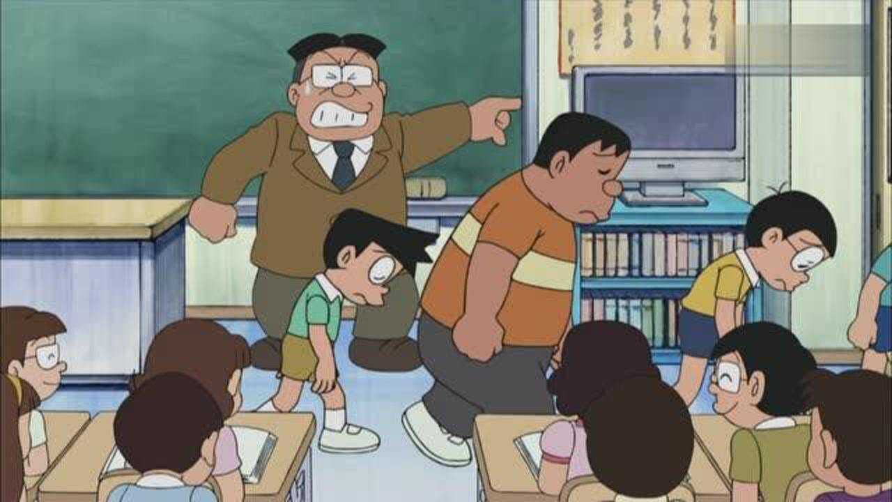 哆啦a梦:大雄他们没有完成作业被老师罚站了!