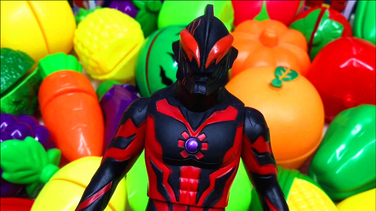 贝利亚奥特曼切菠萝苹果草莓超多水果早教视频