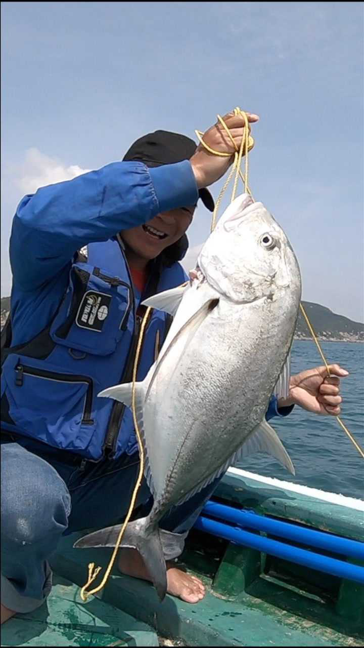 出海钓一条大gt过新年牛气冲天