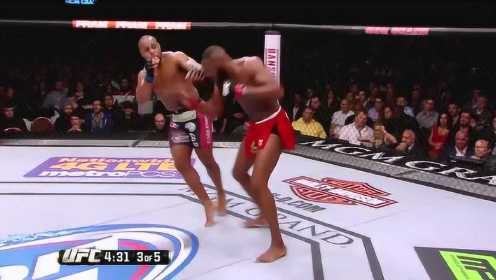 【UFC冠军战】“骨头”大魔王！乔恩-琼斯 VS 丹尼尔-科米尔 一番战