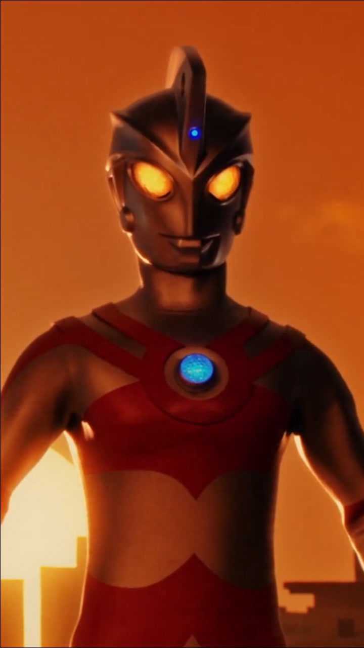 夕阳下的艾斯奥特曼颜值与实力并存