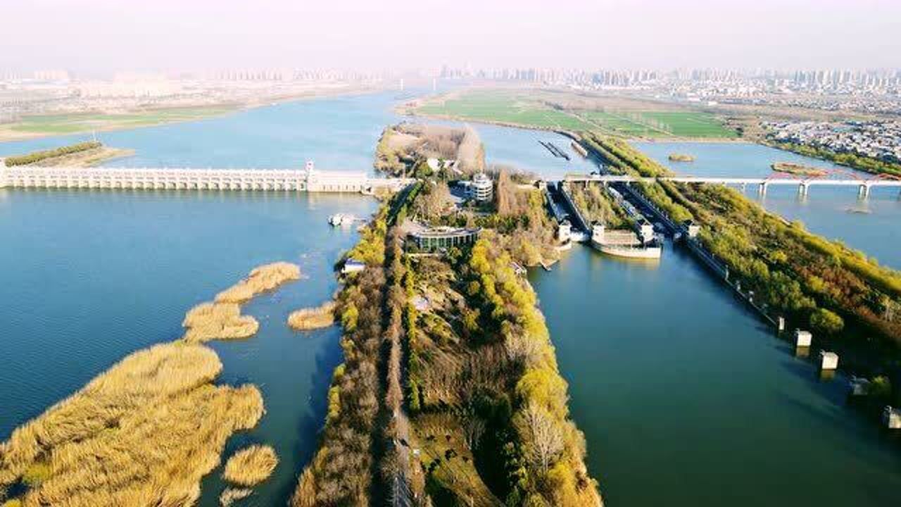 航拍淮河蚌埠闸水利风景区,不愧是"淮河上的葛洲坝"!