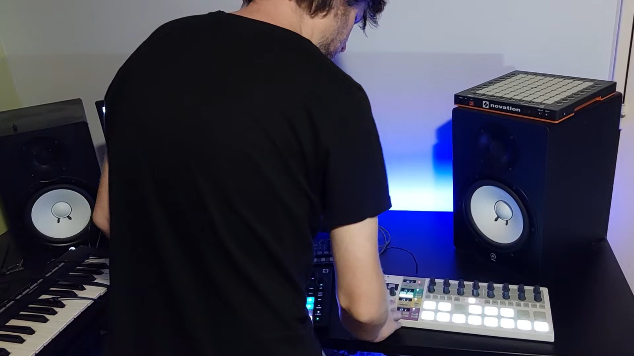 RaspiAudio 发布开源口袋合成器Modulox Brain，为MIDI 控制器