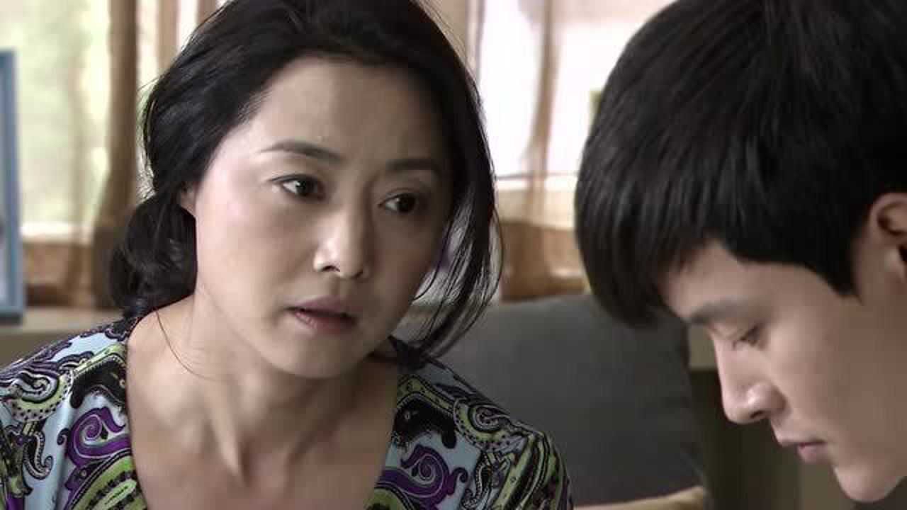 小伙说她亲戚来了,妈妈一脸失落_腾讯视频