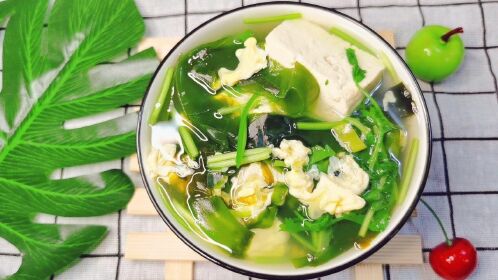 海带豆腐鸡蛋汤,低脂又营养美味,减肥必备早餐,做法超简单