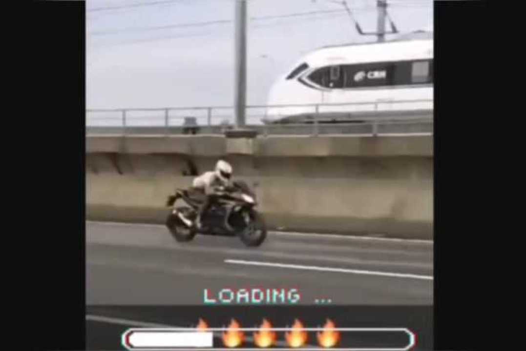 川崎h2追高铁的故事告诉你再快的川崎也追不回要走的爱人