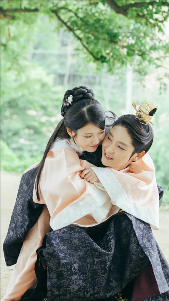 iu李知恩李准基梦幻联动现场四皇子是把解树的mv看了多少遍啊就连动作