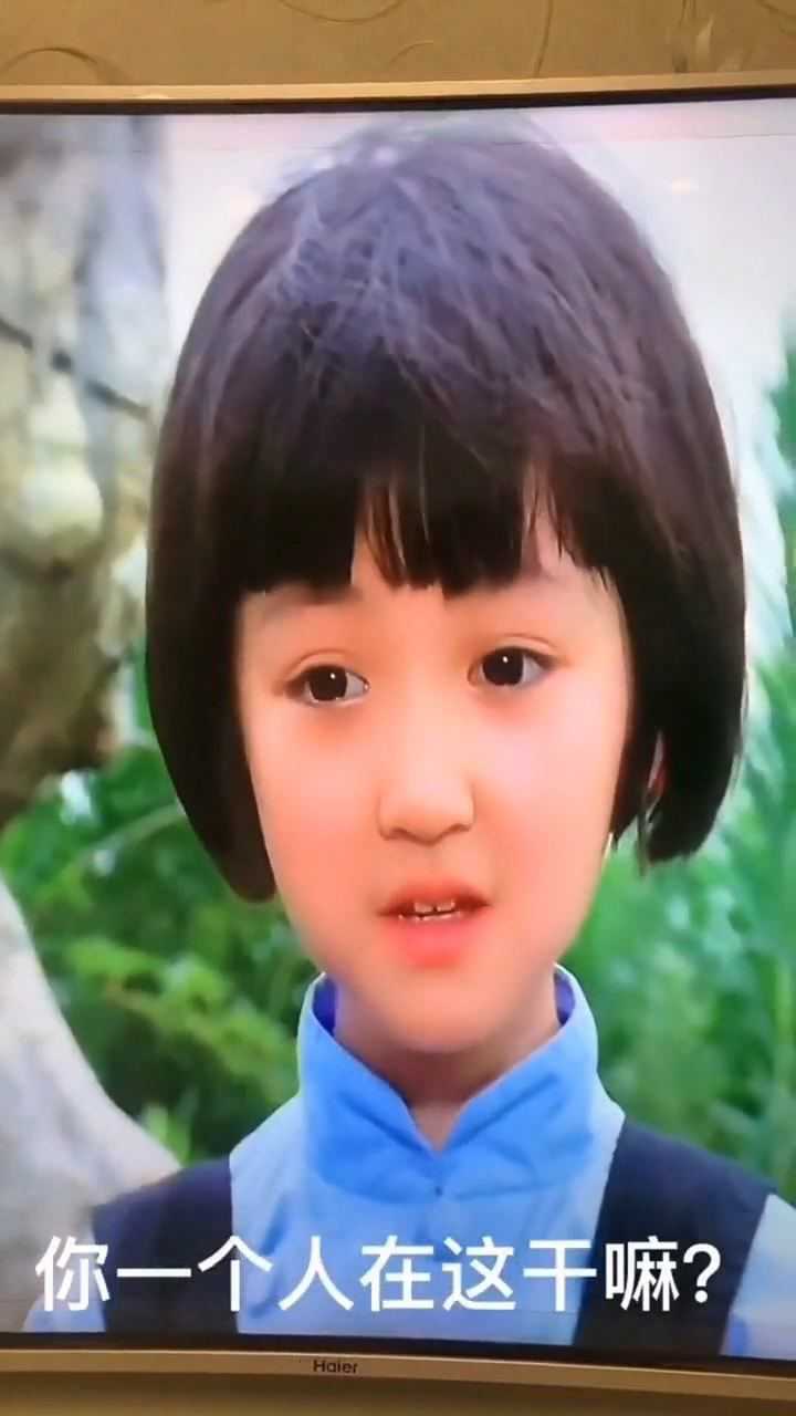 男子上厕所没想到被小女孩发现你是来拉屎的吧