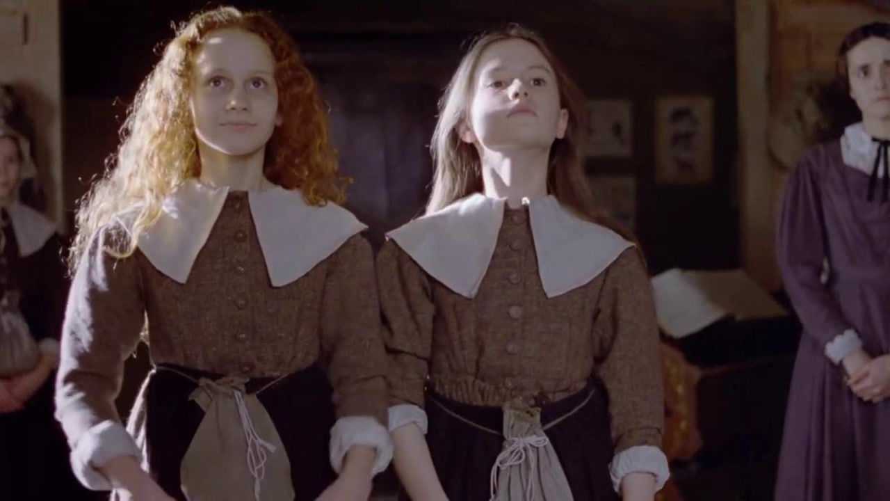 简爱简陪海伦一起剪掉长发孤儿院里仅存的温暖泪目