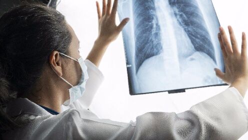 肺癌患者出现骨转移时，有什么症状？