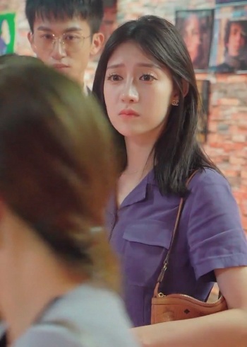 小七秘书被嘲胸大无脑,结果让人出乎意料