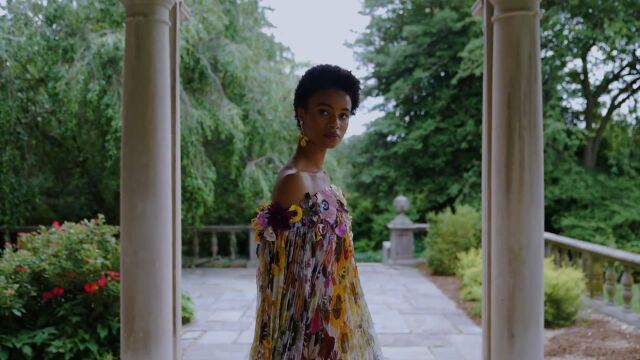 Oscar de la Renta2021秋季广告大片 繁花服饰 复古珍贵配饰 美轮美奂