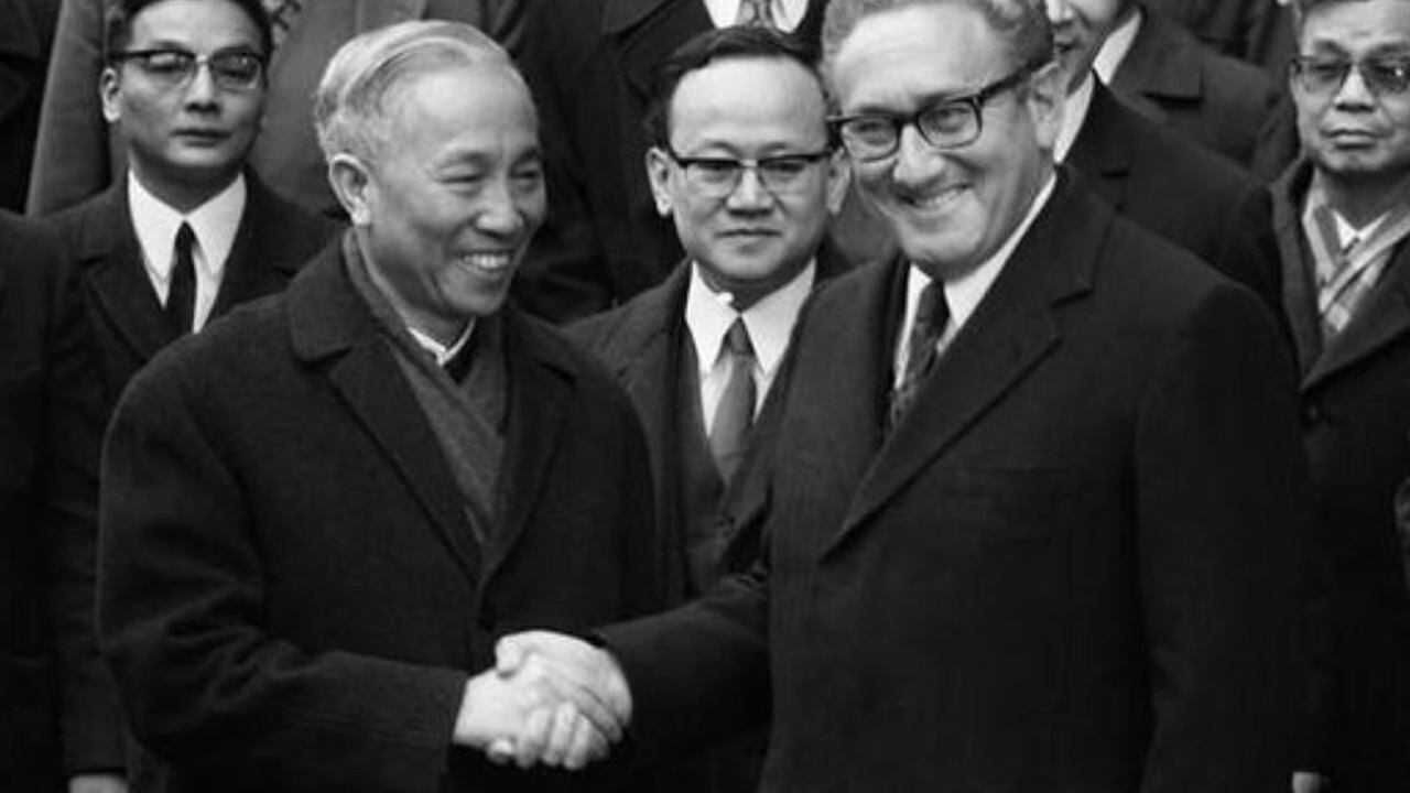 西沙海战中,南越阮文绍为何敢入侵中国领海?全因背后有美国_高清1080P在线观看平台_腾讯视频