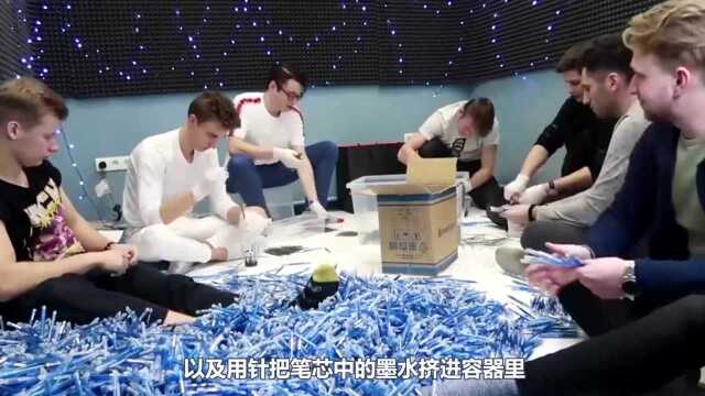 10000根笔中能有多少墨水?老外全部拆开后,网友:1块钱都感觉贵了