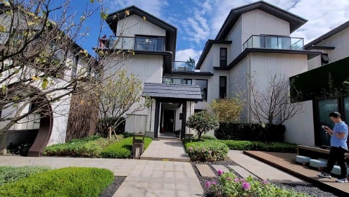 昆明主城西南边度假养老三层合院别墅有天有地有院子的康养小别墅