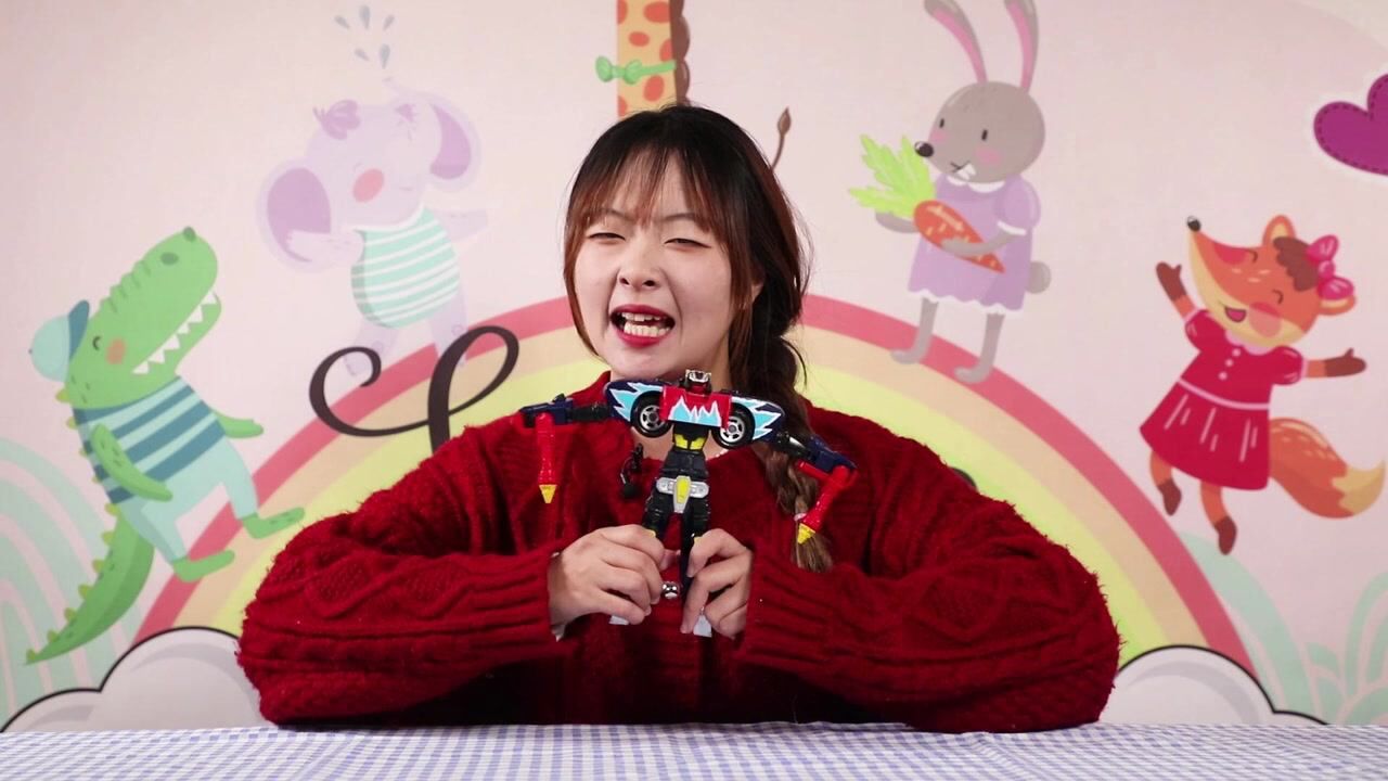 小熊玩具主持人试玩系列主持人玩具开箱之摇摆车王