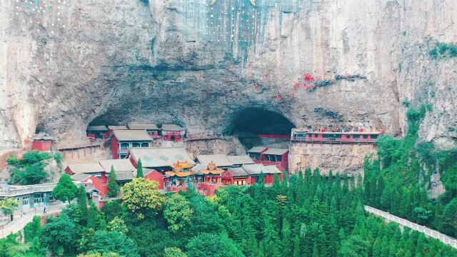 山西深山古寺院,建立在悬崖山洞里,千年不倒,佩服的古人智慧