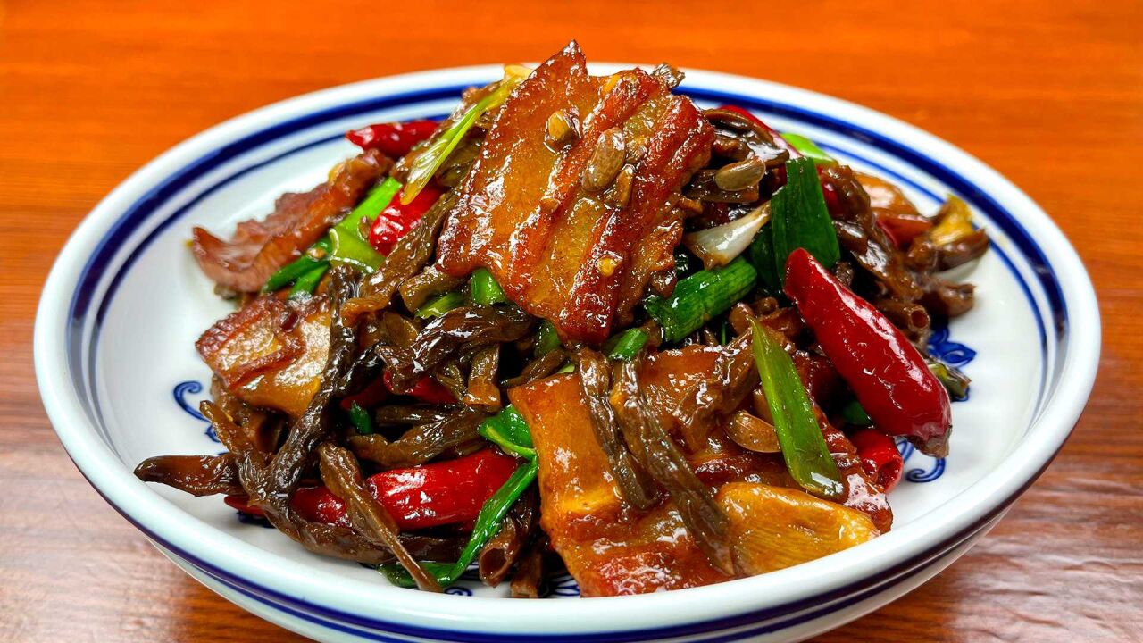 干豆角烧肉的家常做法,大厨把技巧分享大家,做熟后下酒又下饭