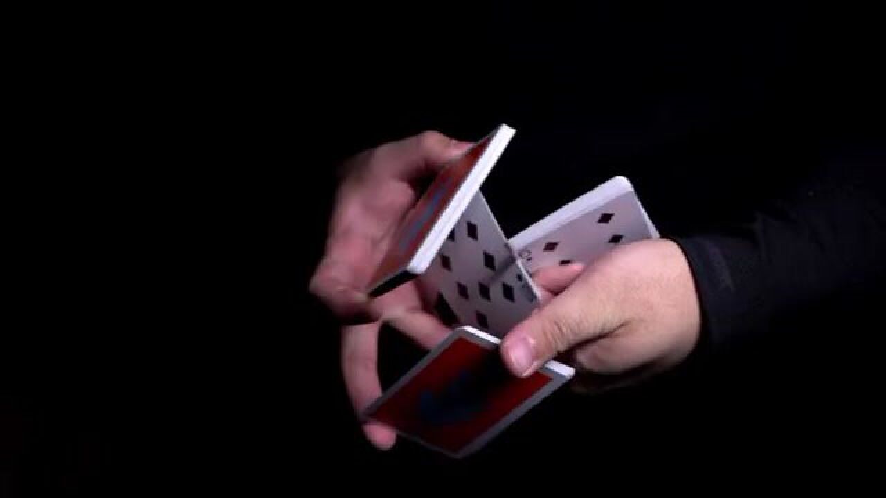 纸牌花式艺术师:Jack Liu - 纸牌花式艺术秀_腾讯视频