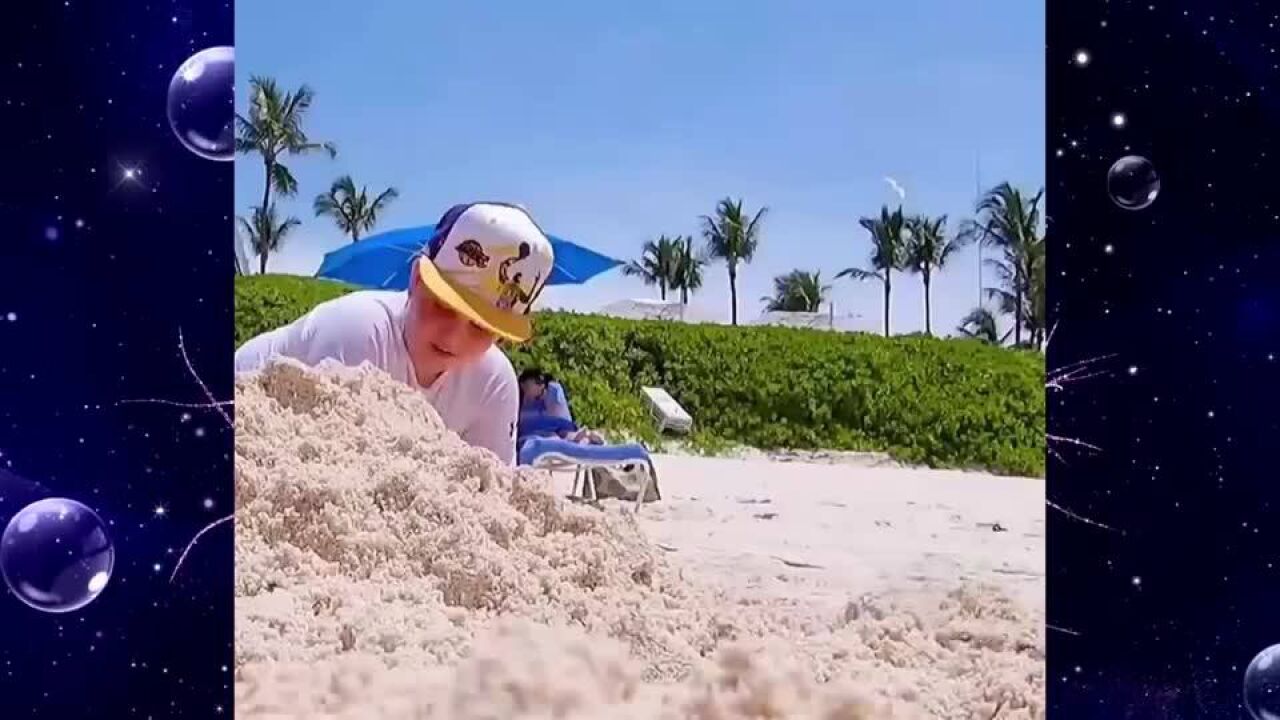 孩子们给奥尼尔做"沙滩浴",大鲨鱼:我的叛逆期才刚开始