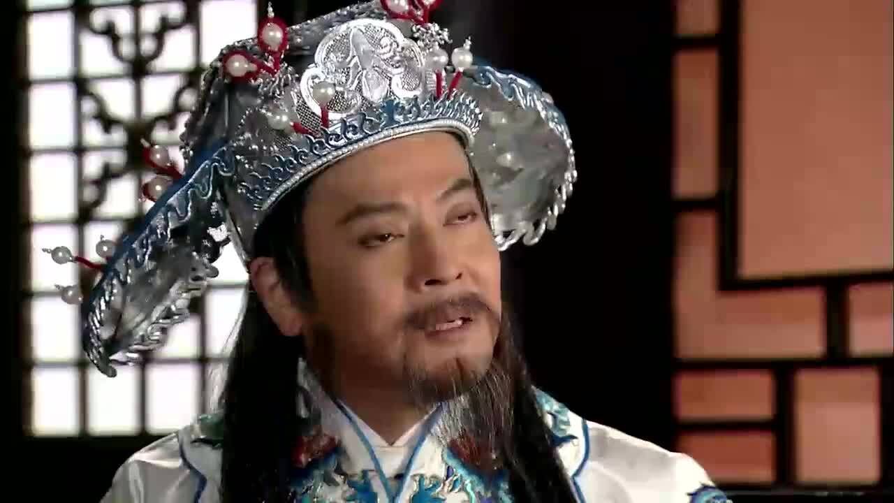 包青天:老夫人被留宫中,与八王爷商谈后,一切只能指望展护卫了