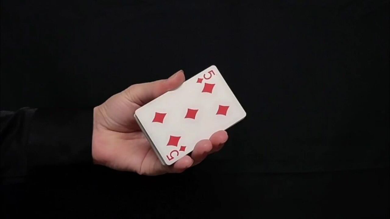 魔术教学:一个神奇简单变扑克牌魔术,学会随时随地可以表演!