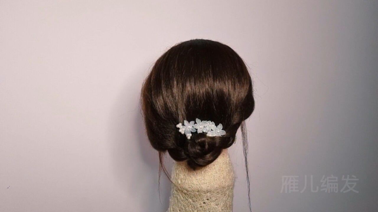 中长发女生夏季穿长裙这样编发,仙气飘飘美美哒
